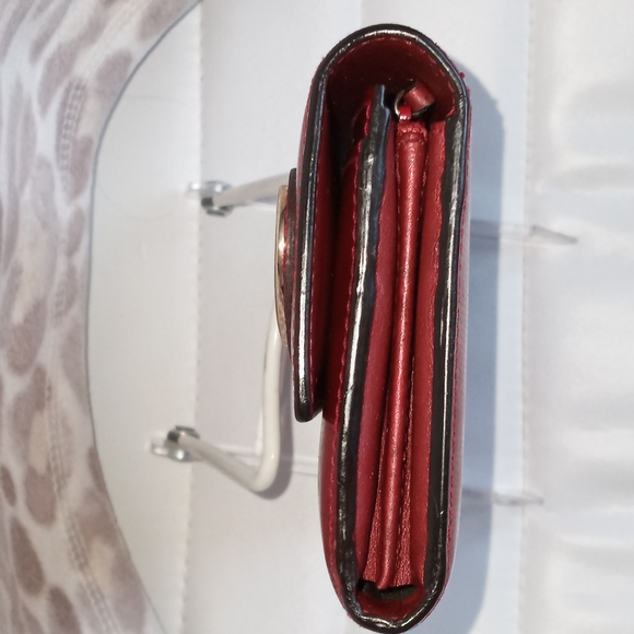 EUC GUCCI  INERLOCKING HEART GG LOGO RED LEATHER LARGE BI-FOLD WALLET - Picture 3 of 14